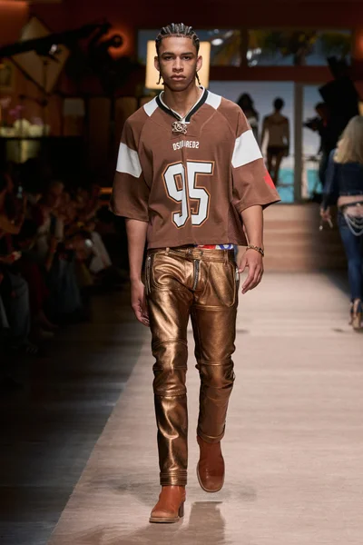 Look 40